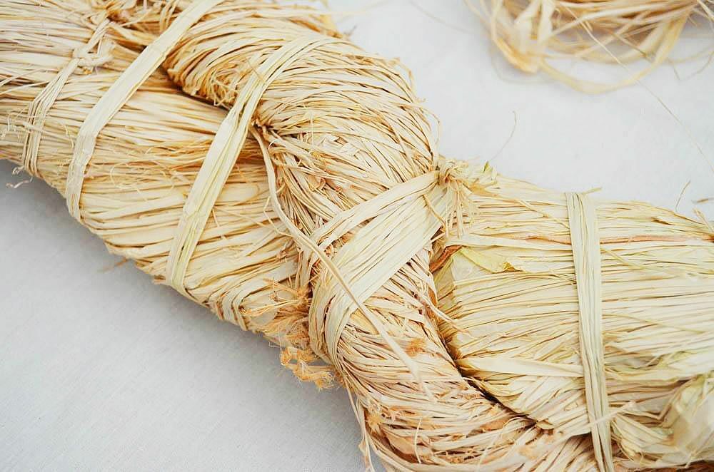 1KG THICK LONG NATURAL RAFFIA HANK SISAL FIBRE STUFFING GIFT BOX FLORIST PAPER